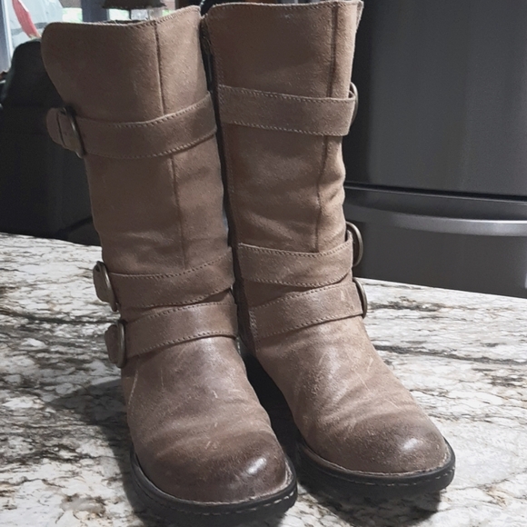 BORN Brushed Leather Distressed Style Boots SZ 8 - Picture 1 of 9
